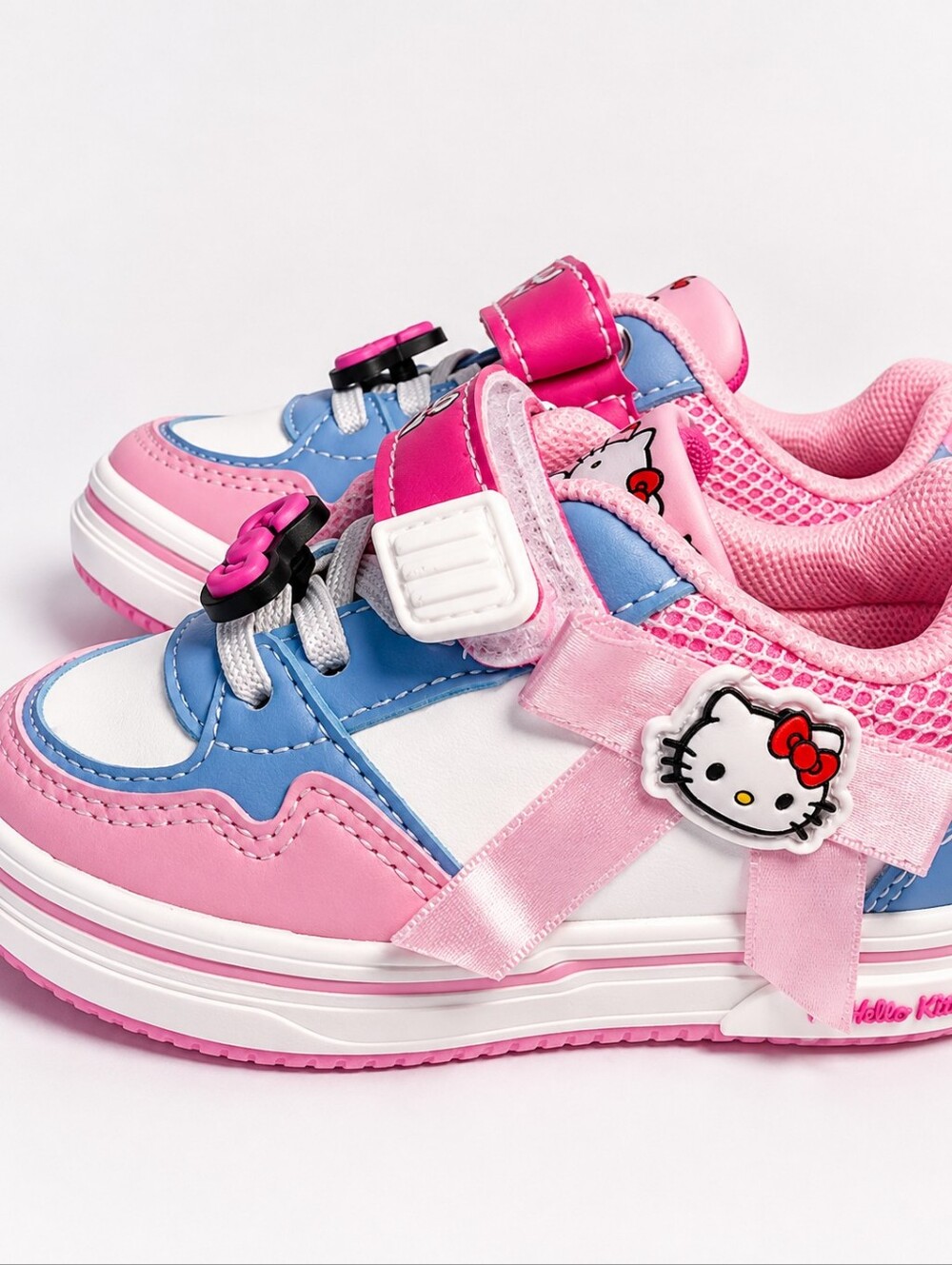 NWT Hello Kitty Toddlers Baby Pink & Blue Velcro Sneakers Size 7 - Picture 4 of 7